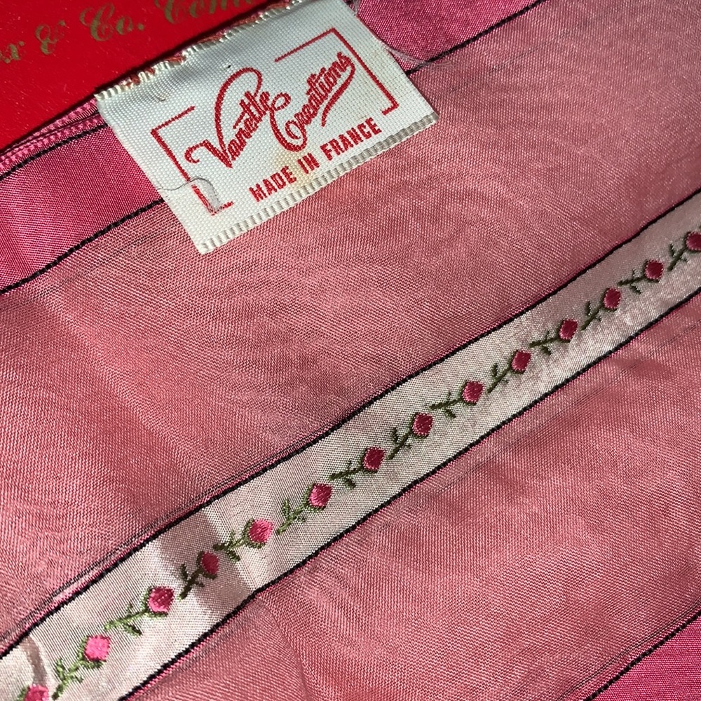 Antique Vanette Creations scarf in G Fox & Co box - Picture 3 of 7